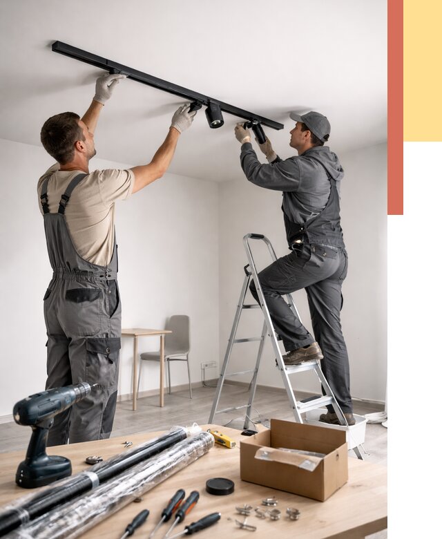 Установка трековых светильников в натяжной потолок в Истре от 4267 руб. | ОТДЕЛОЧНИК-Ста